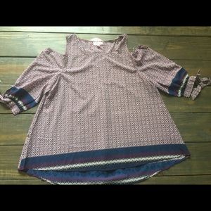 Cold shoulder maroon and navy top